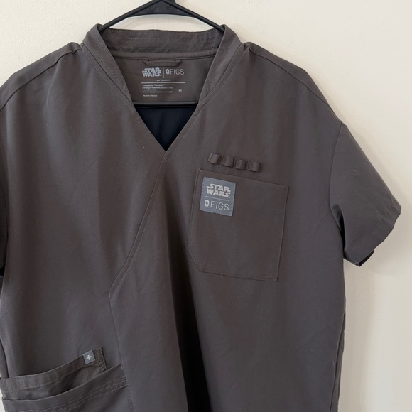 FIGS Ahsoka Wrap Scrub Top Limited Edition Star Wars Collection Size Medium - Picture 7 of 12